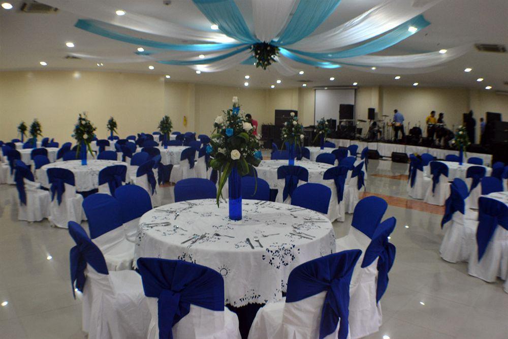 Y Centro De Convenciones Casa Grande Hotel 3*