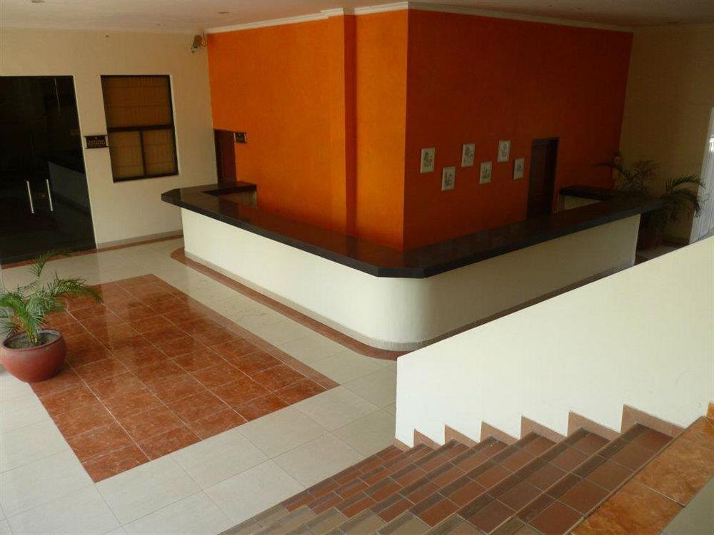 Y Centro De Convenciones Casa Grande Hotel 3*